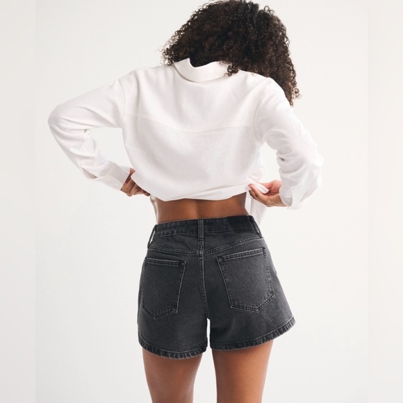 A&F Curve Love Mid Rise A-Line Denim Shorts - Washed Black - Worn Once! - Picture 6 of 8